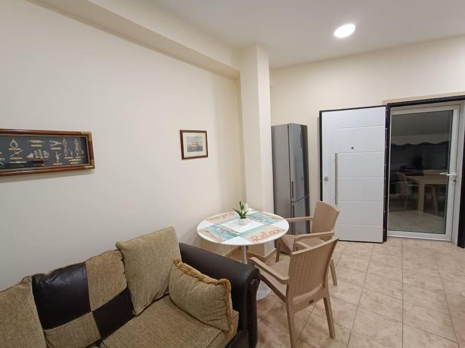Athens Sky Suites 1 พีเรียส ภายนอก รูปภาพ