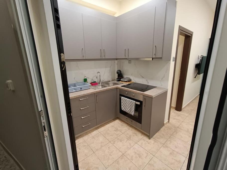 Athens Sky Suites 1 พีเรียส ภายนอก รูปภาพ