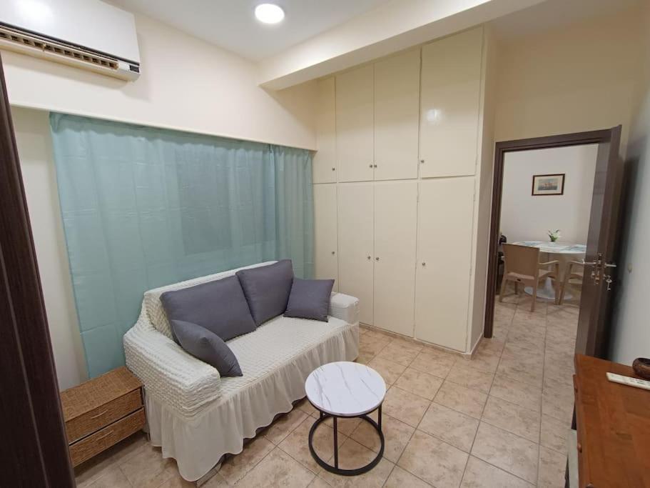 Athens Sky Suites 1 พีเรียส ภายนอก รูปภาพ
